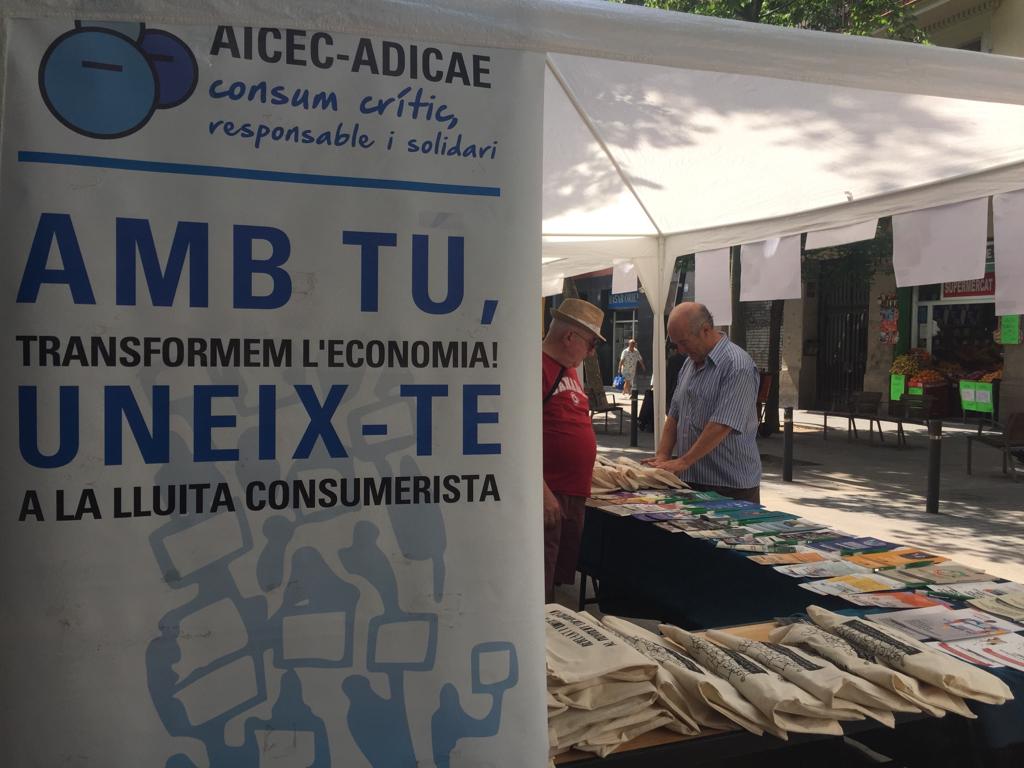 AICEC-ADICAE participa a la mostra d'entitats del poble-sec. 